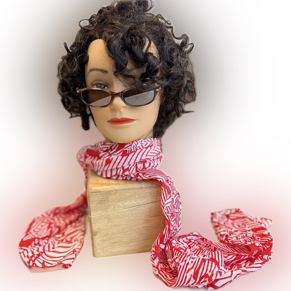 🇮🇹🎉Fun Textured Larioseta Oblong Scarf — Red & White | 9”W x 62”L - Picture 3 of 16